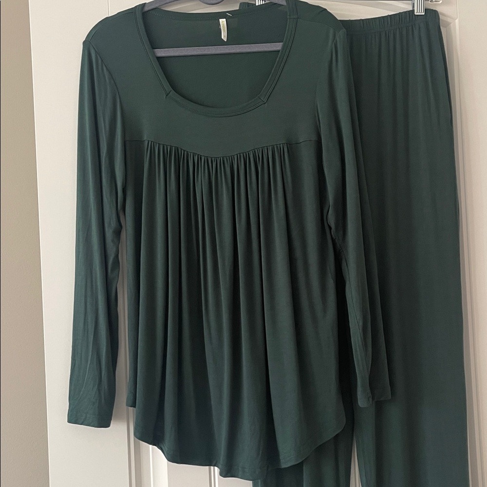 Anydeer Dark Green Long Sleeve Top and‎ Pants Lounge PJ Set Medium